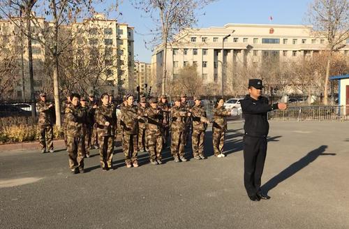 十二师人社局党支部开展军事训练活动现场 (4)