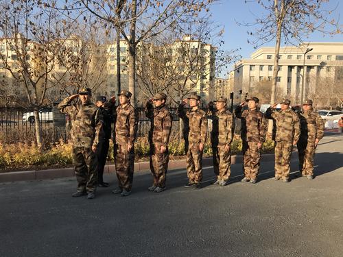 十二师人社局党支部开展军事训练活动现场 (5)