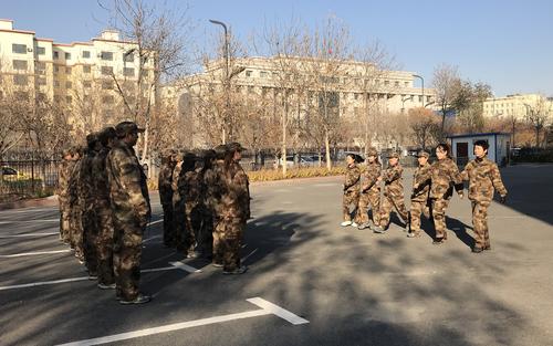 十二师人社局党支部开展军事训练活动现场 (6)